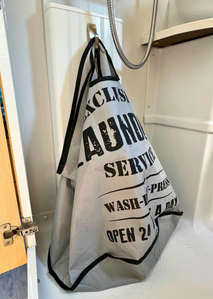 Storage - Laundry Bag in Bathroom