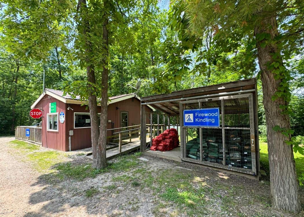 Selkirk Provincial Park - Gatehouse and Park Office