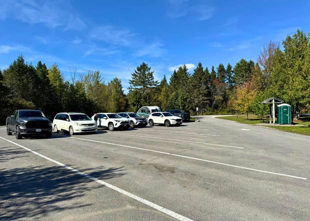 Balsam Lake Provincial Park - Parking lot at the gatehouse