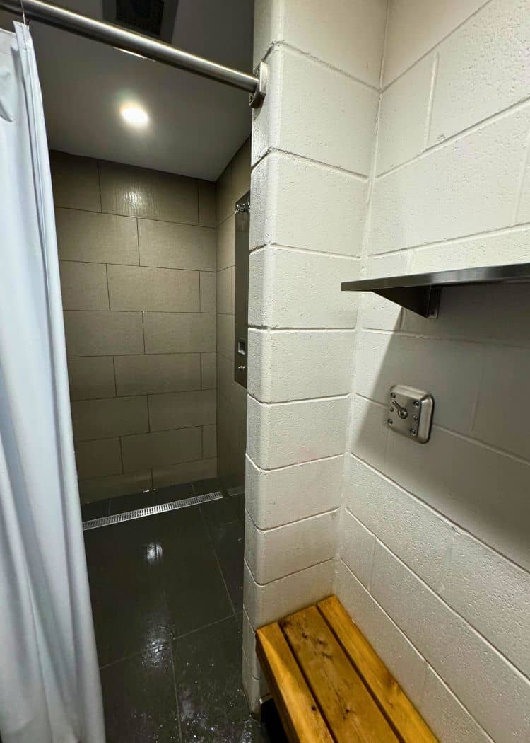 Bruce Peninsula National Park - Showers inside the Campground Hub
