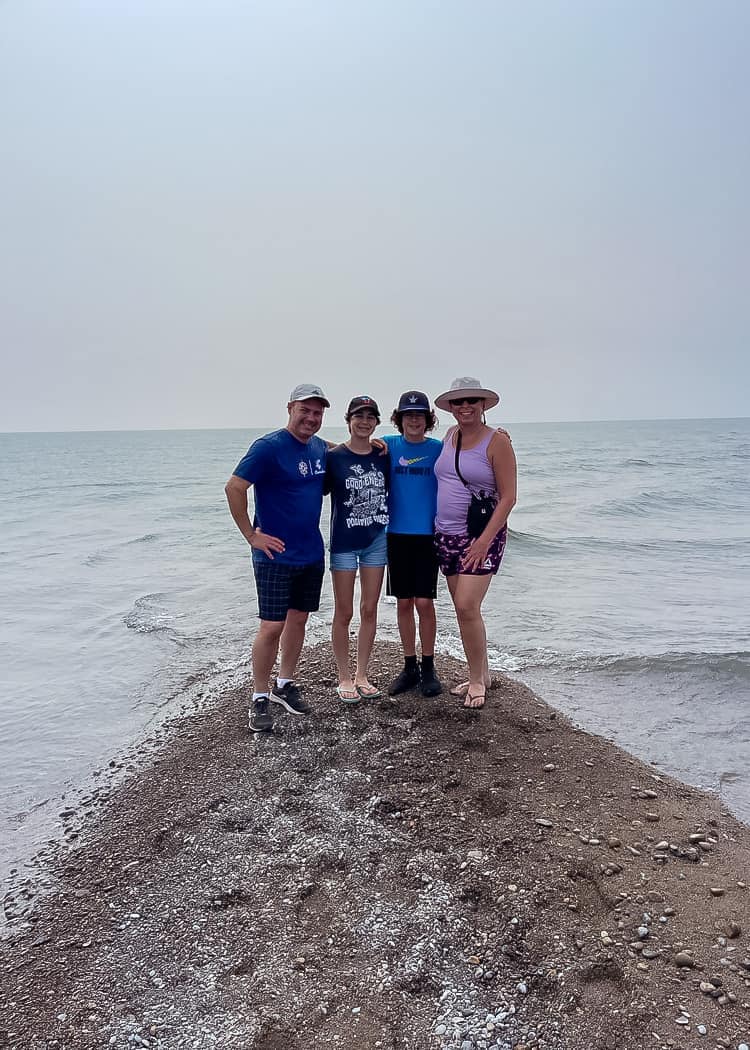 Point-Pelee-National-Park-Family-a-the-Tip