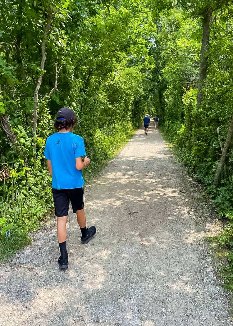 Point-Pelee-National-Park-Kids-on-hiking-trail