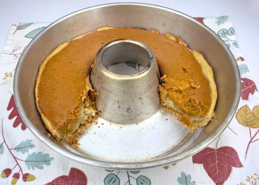 Pumpkin Pie Omnia Recipe - Cut pie