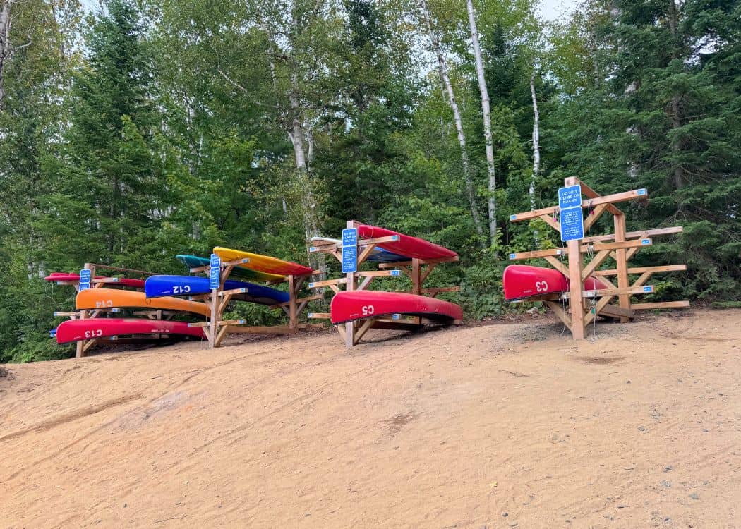 Arrowhead Provincial Park - Canoes kayaks paddleboards for rent