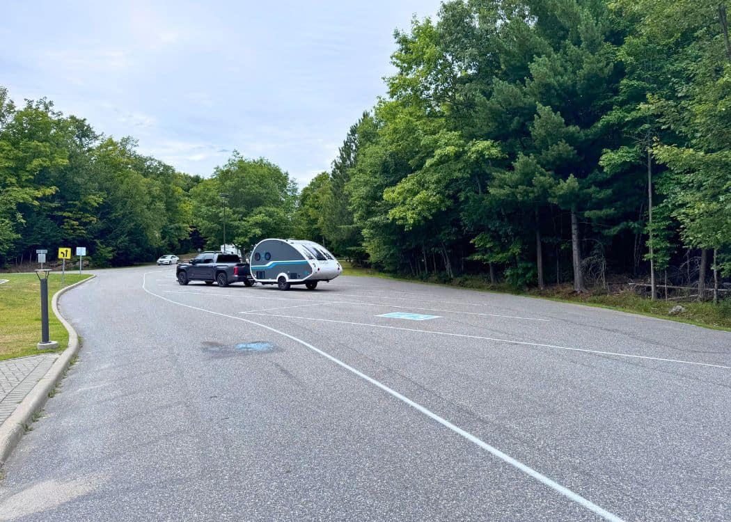 Restoule Provincial Park - Parking lot at gatehouse