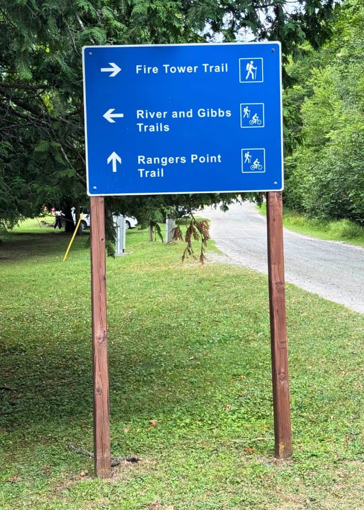 Restoule Provincial Park - Trailhead signs