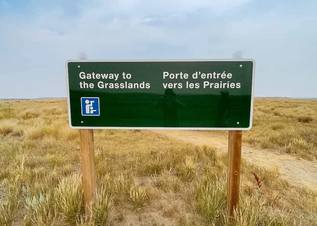 Grasslands-Badlands-Parkway-Gateway-to-Grasslands-sign