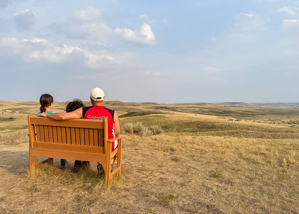 Grasslands NP - Family sitting on bench