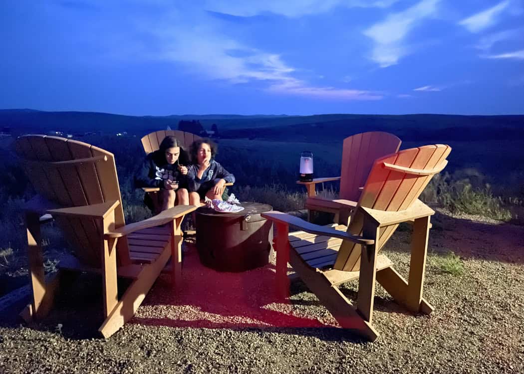 Grasslands NP - Kids eating smores outside